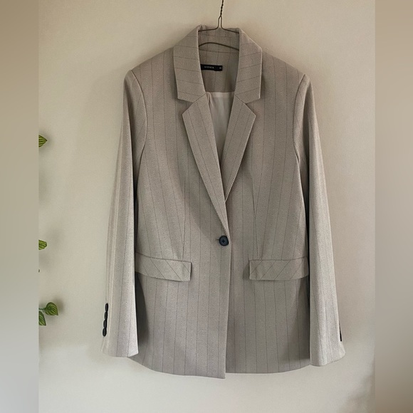 Beige/cream blazer with stripes - Picture 1 of 6